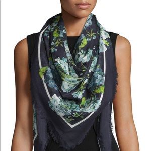 NEW Gucci Bloom Hydrangea Floral Modal Shawl Scarf